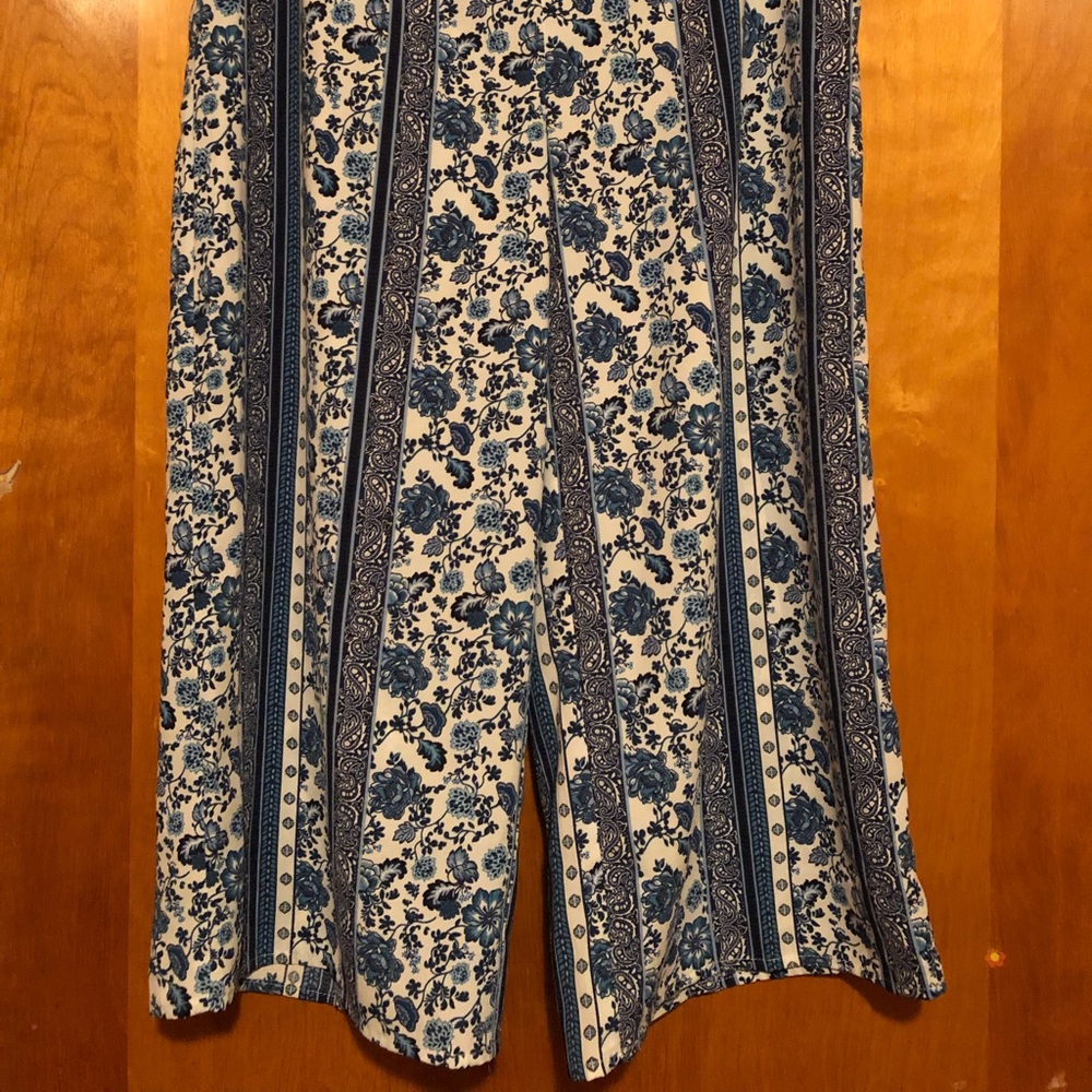 Blue Paisley Kapris